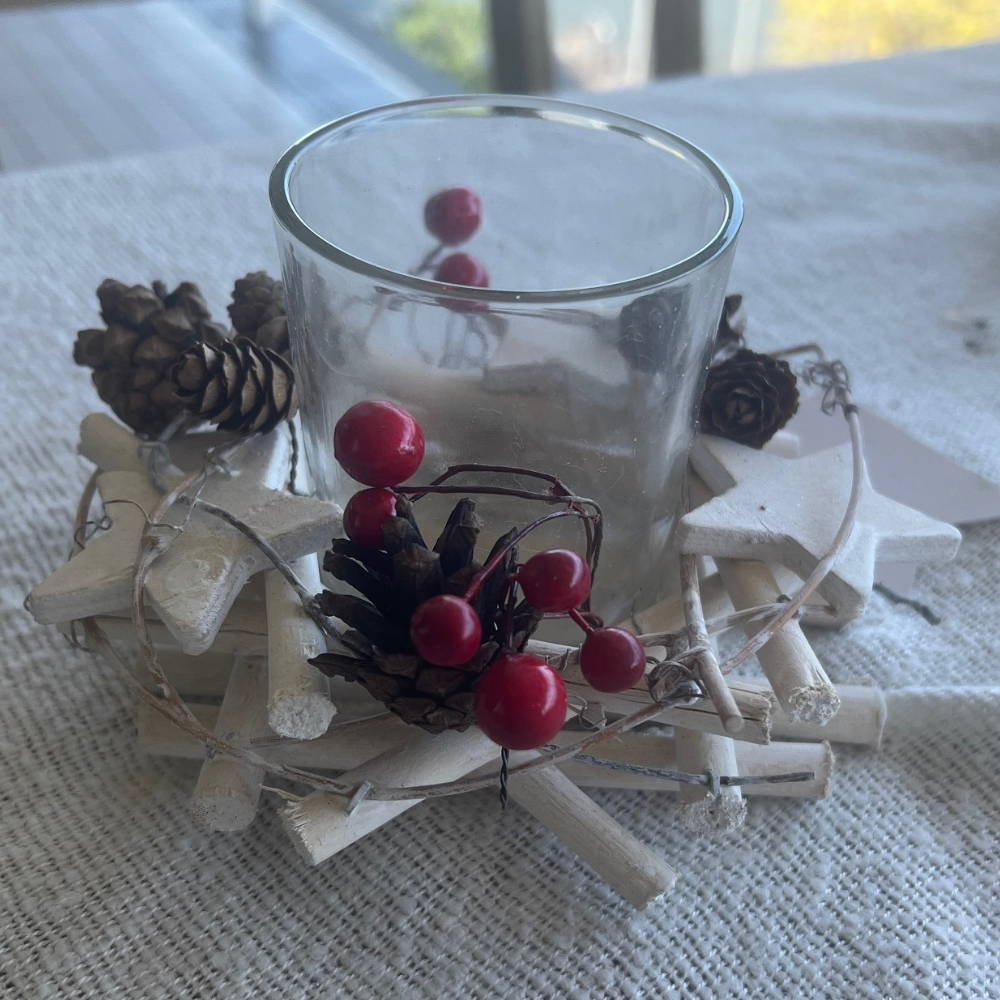 Timber Star Pinecone and Berry Tealight Holder Christmas Decor